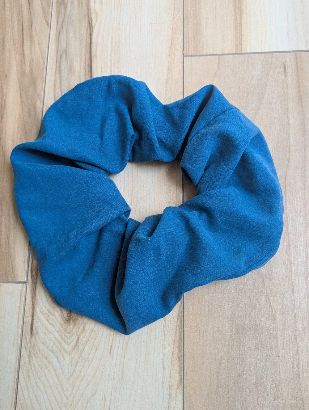 100% Silk Scrunchy